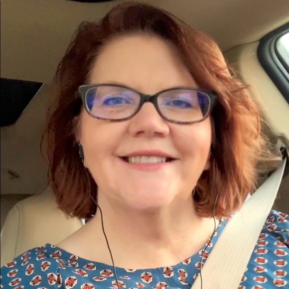 Meet your Posher, Laura - Picture 1 of 1